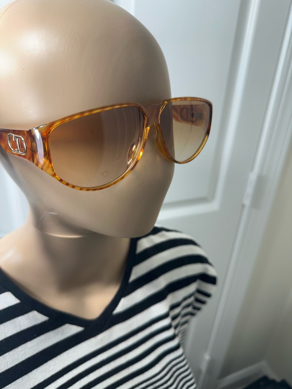 Dior Sunglasses - Picture 9 of 10